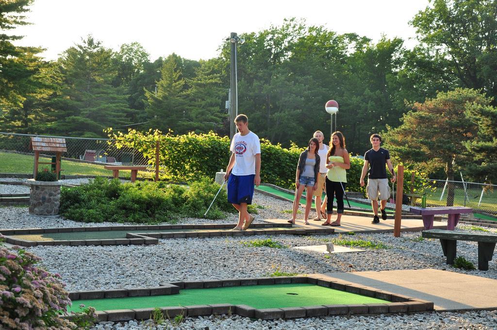 Plymouth Rock Camping Resort Rustic Cabin Elkhart Lake Eksteriør billede