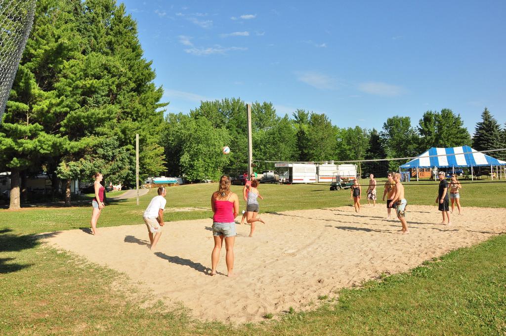 Plymouth Rock Camping Resort Rustic Cabin Elkhart Lake Eksteriør billede