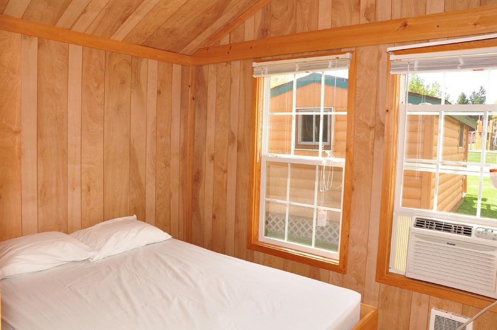Plymouth Rock Camping Resort Rustic Cabin Elkhart Lake Eksteriør billede
